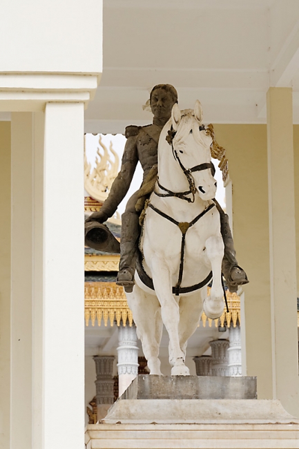 Phnom Penh-Pagode d'argent-038